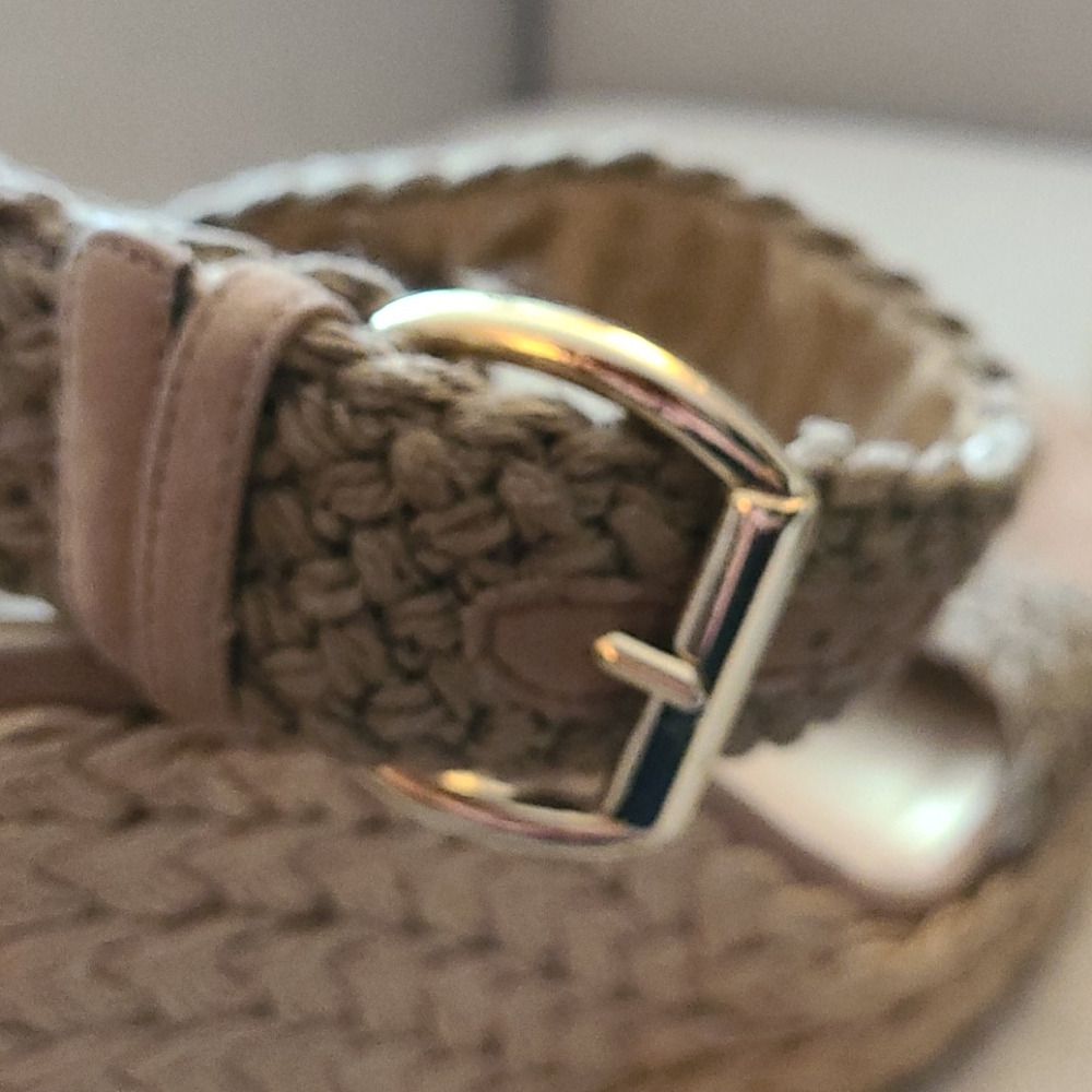 SOLD EUC Stuart Weitzman Alex Wedges - Size 8.5 - Picture 10 of 13